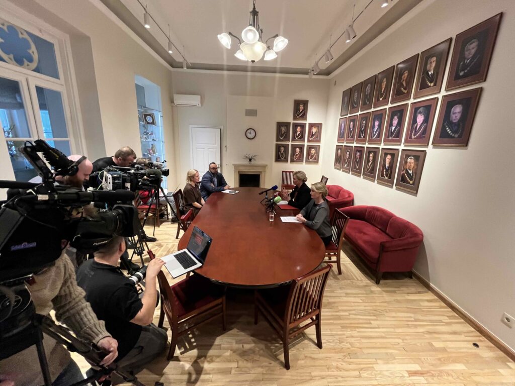 Constitutional Court announces the decision on Russian language programming of the Public Broadcaster
